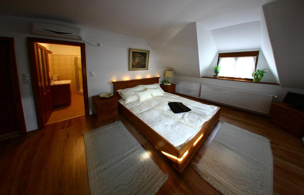 Hotel Wekler Csaladi Pinceszet Es Panzio Mecseknádasd Pokój zdjęcie